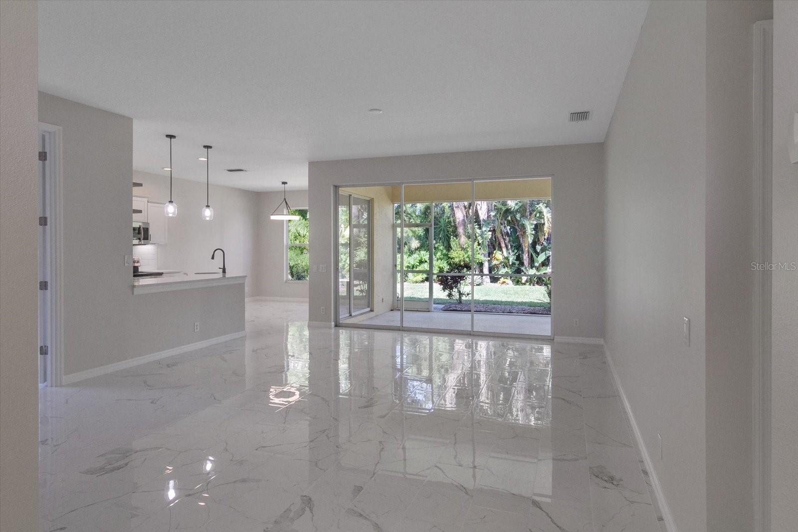 Listing Image #9