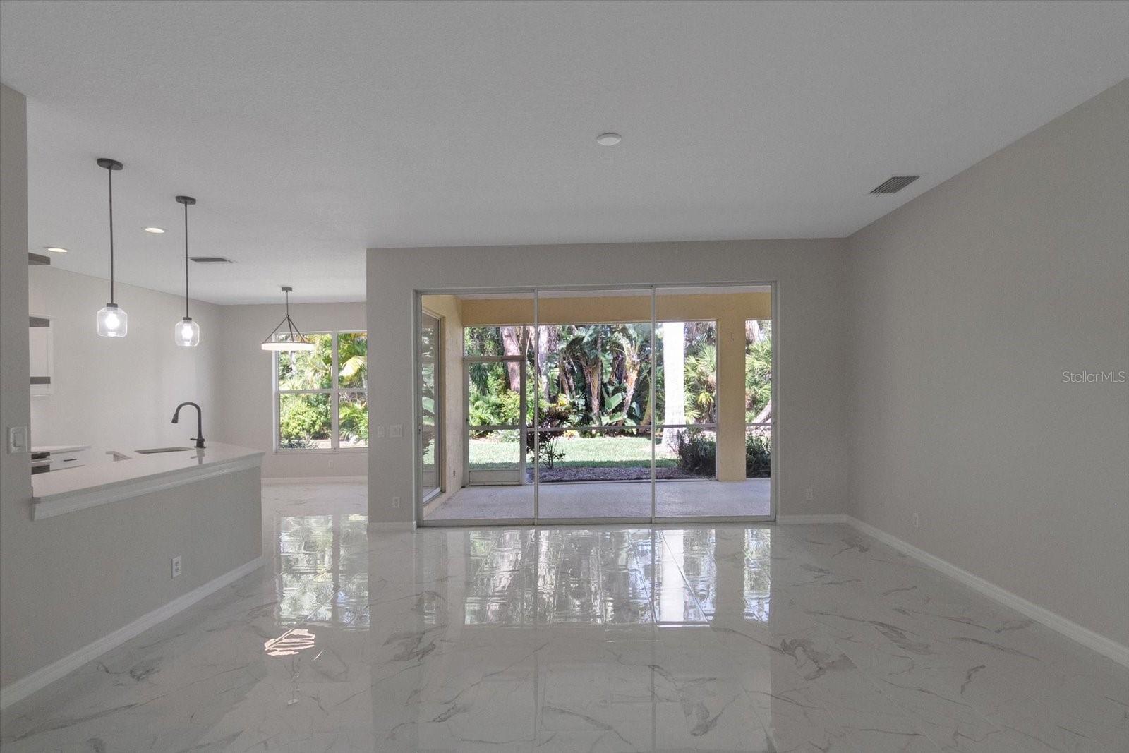 Listing Image #10