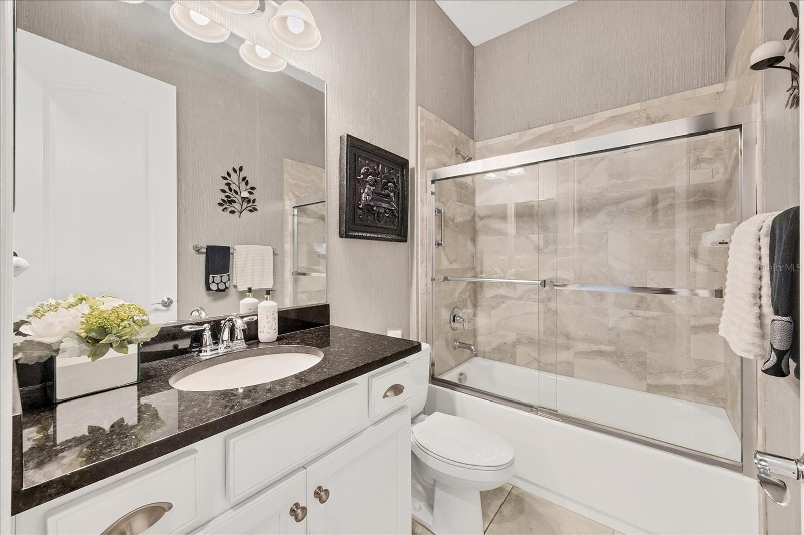 Listing Image #11