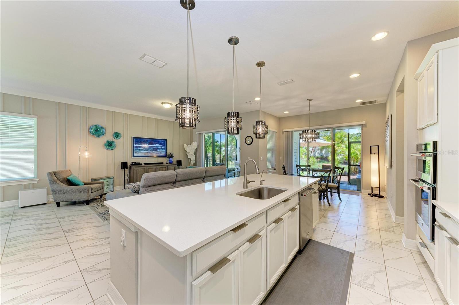 Listing Image #15
