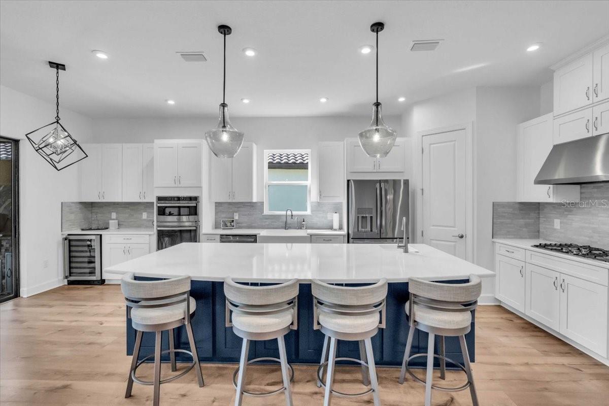 Listing Image #11