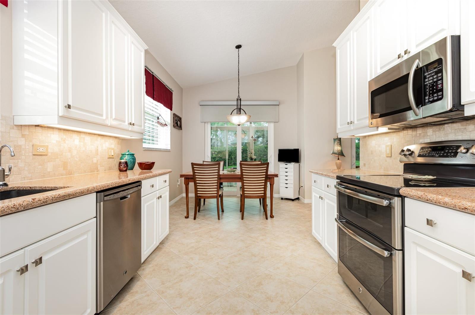 Listing Image #13