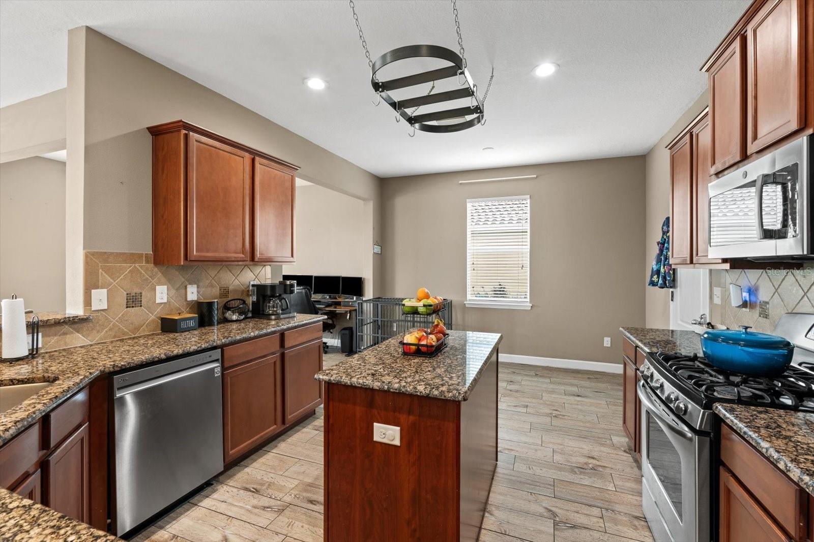 Listing Image #5
