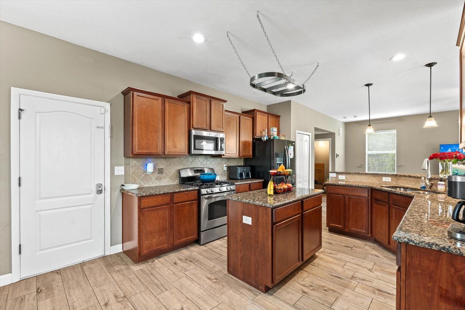 Listing Image #7