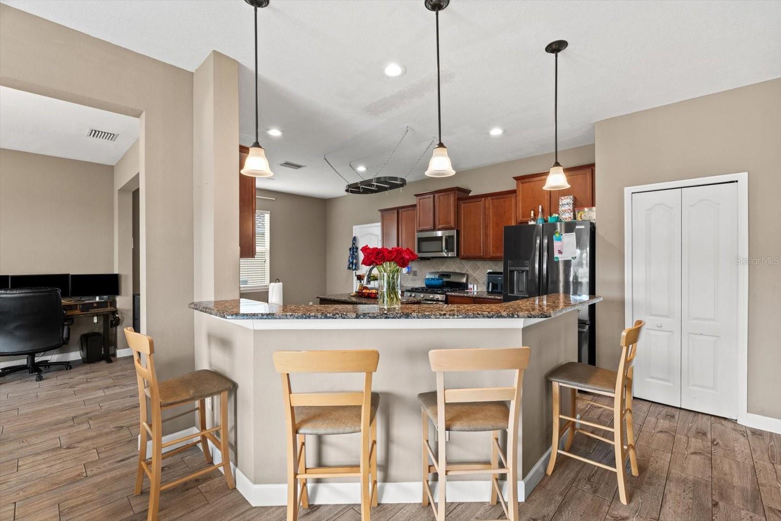 Listing Image #8