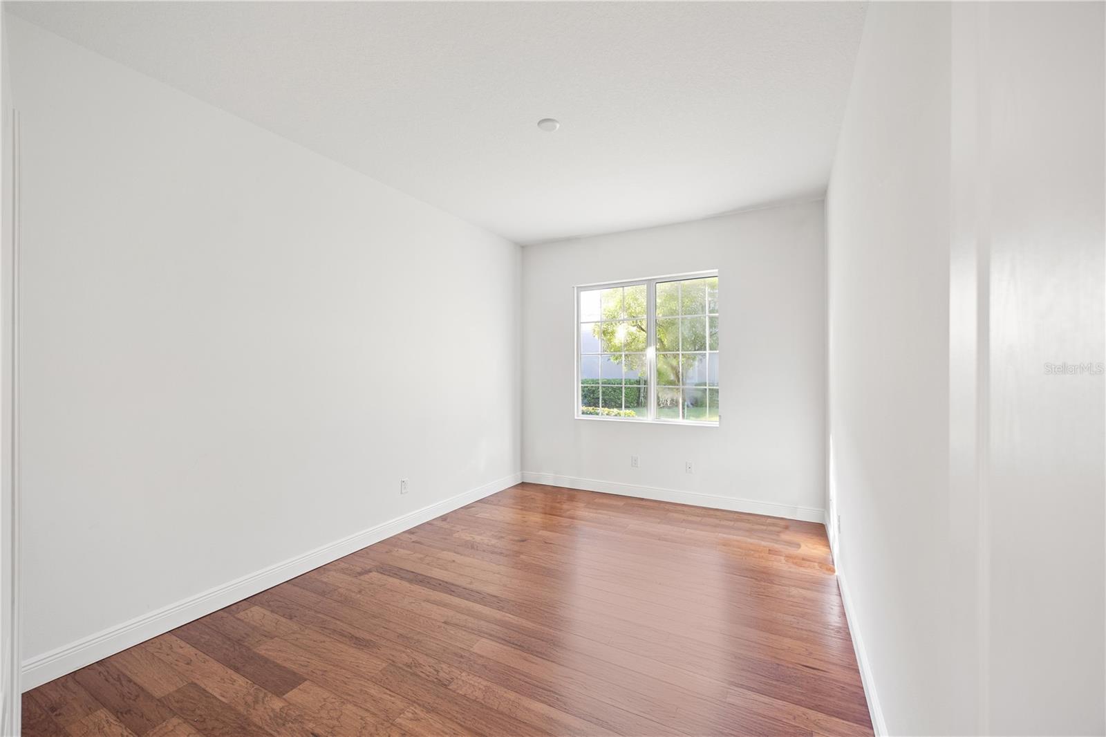 Listing Image #7