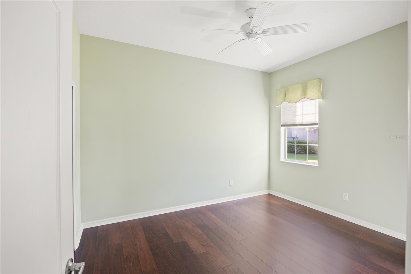 Listing Image #9