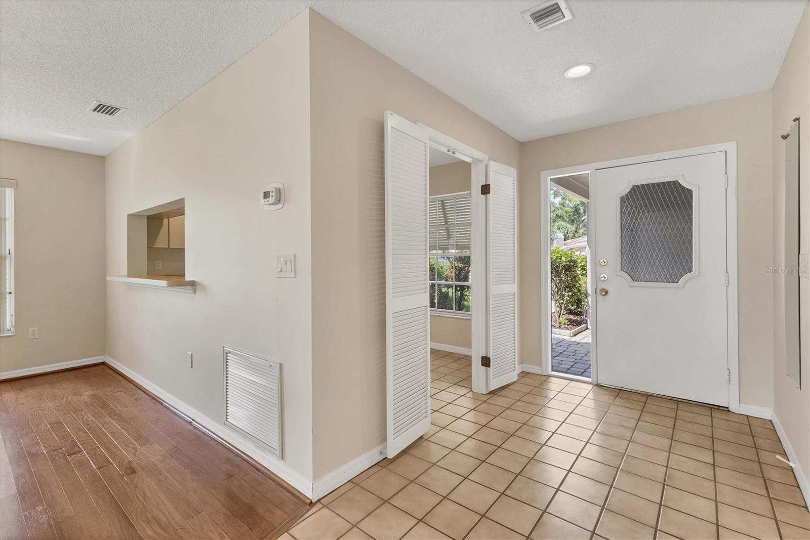Listing Image #8