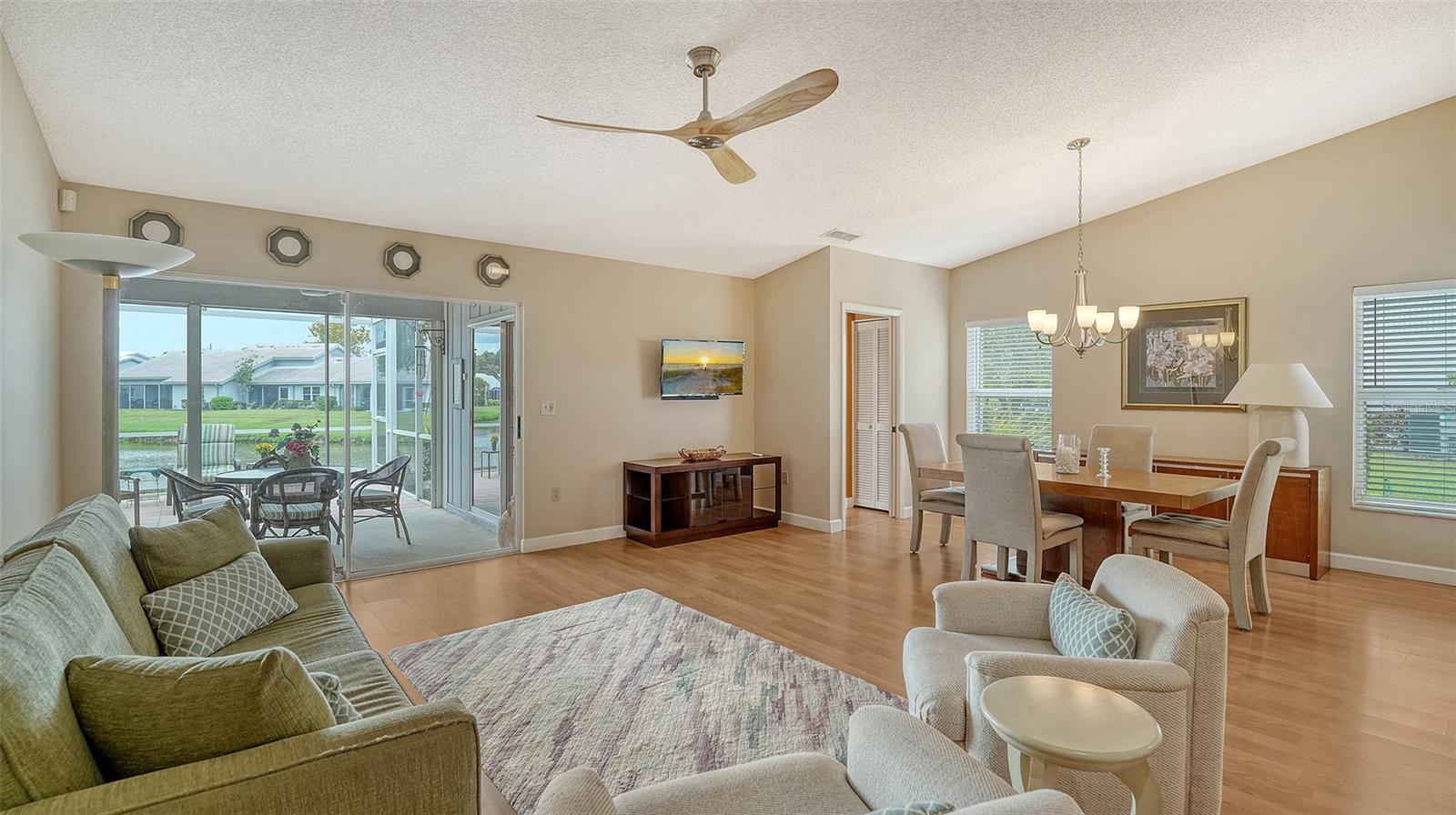Listing Image #3