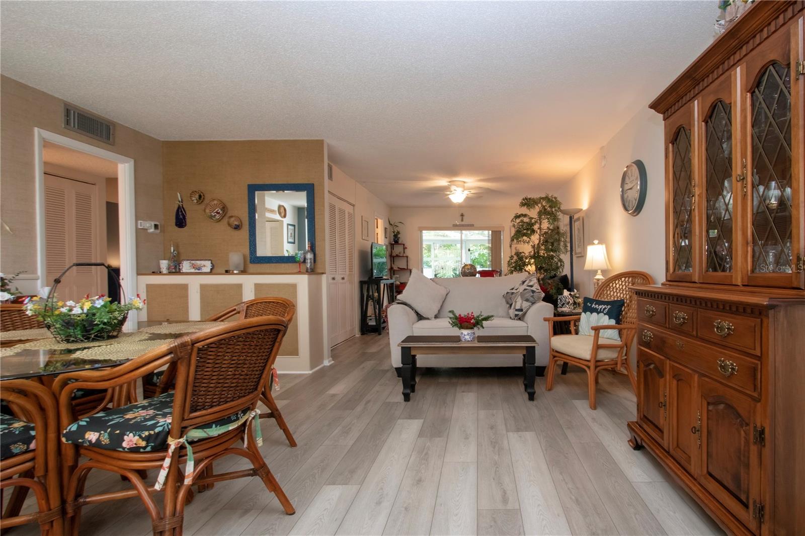 Listing Image #7