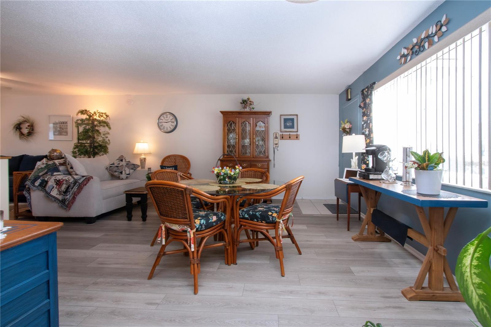 Listing Image #10