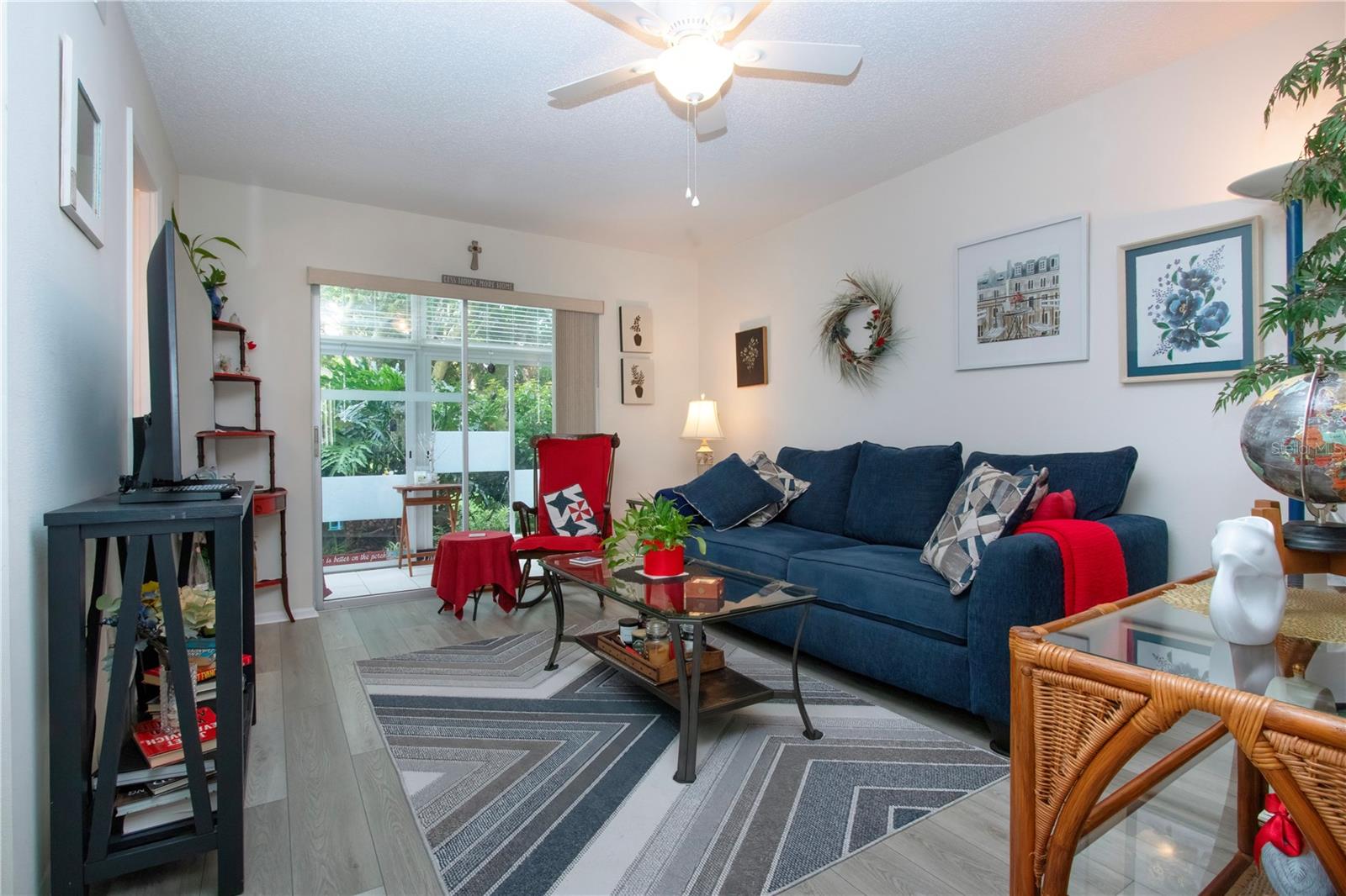 Listing Image #12