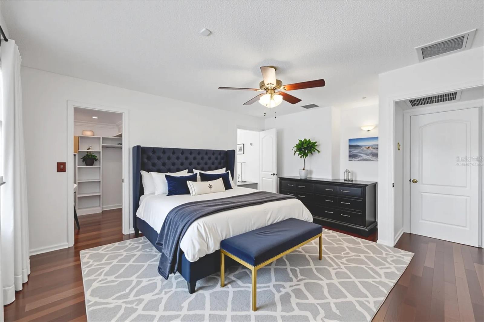 Listing Image #10