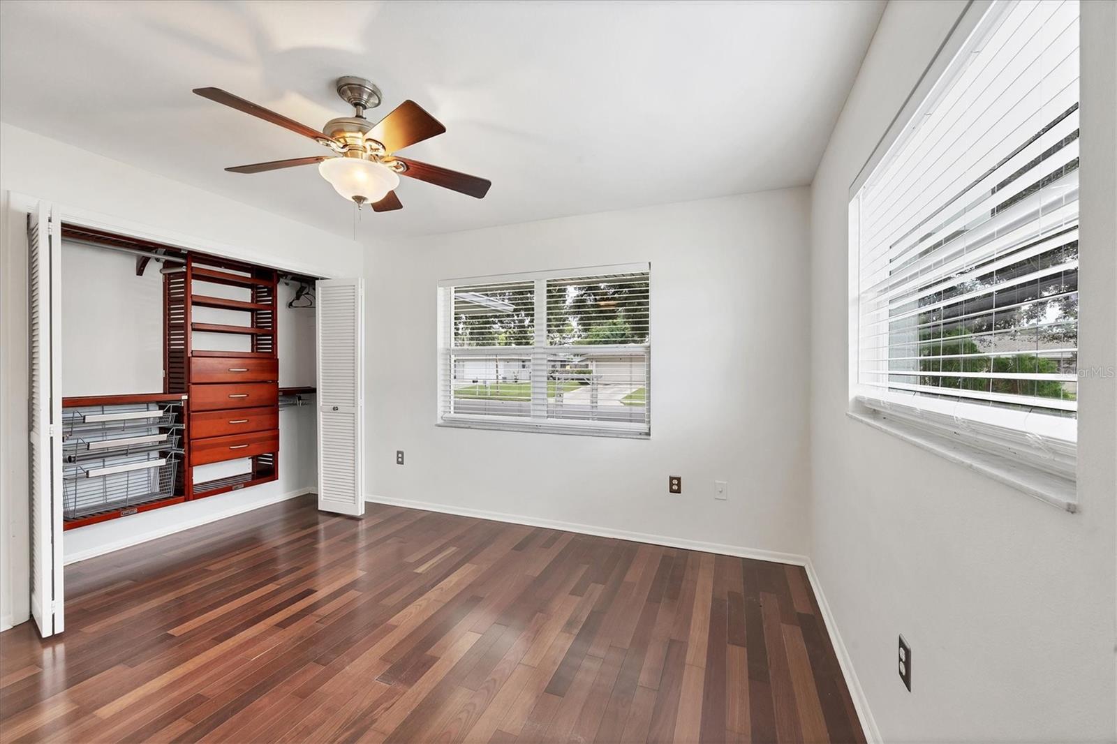 Listing Image #12