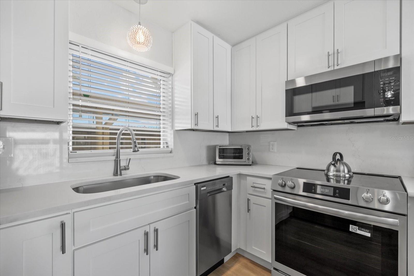 Listing Image #8