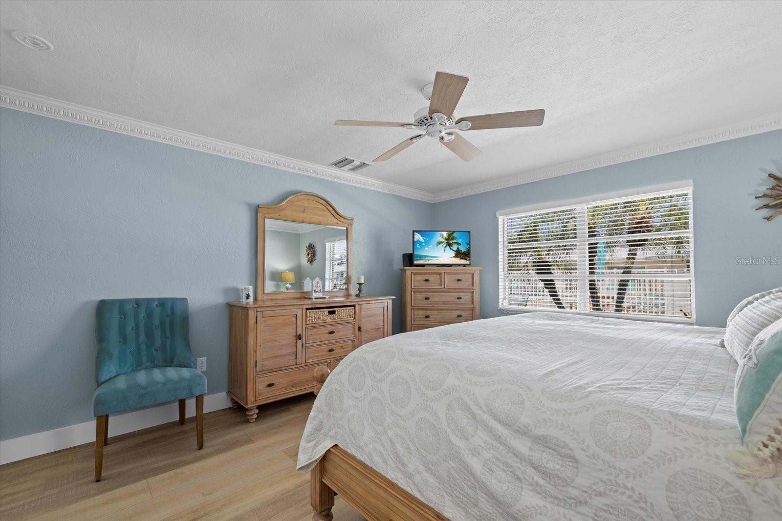 Listing Image #11
