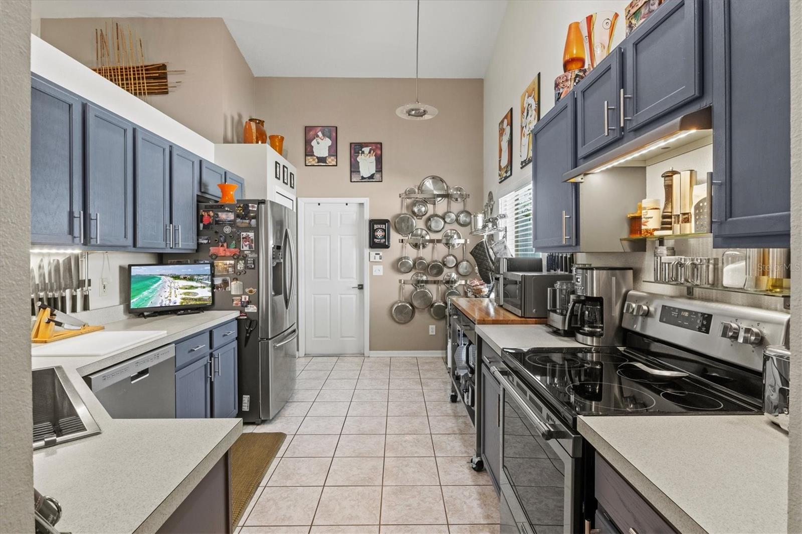 Listing Image #9