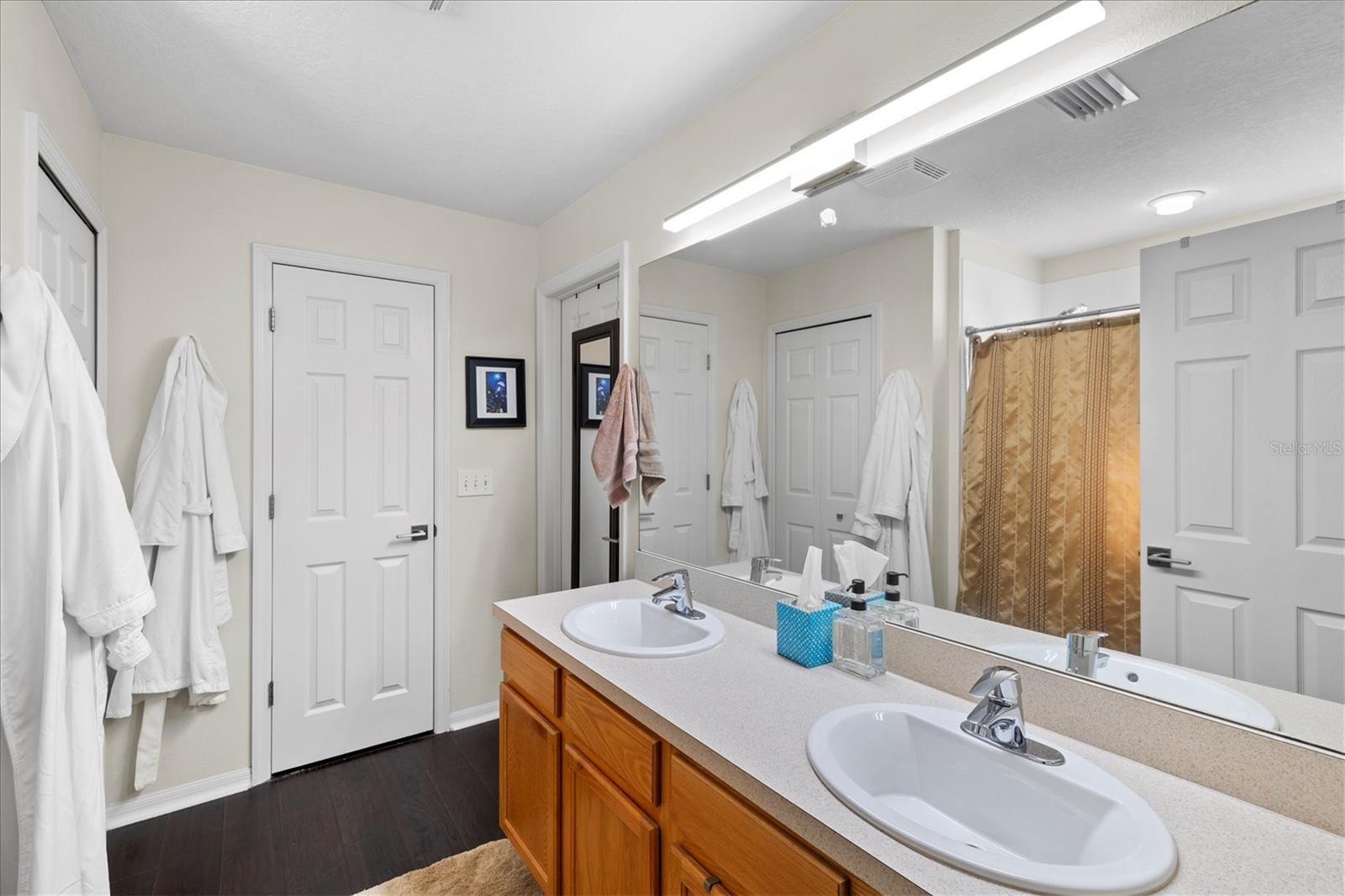 Listing Image #15
