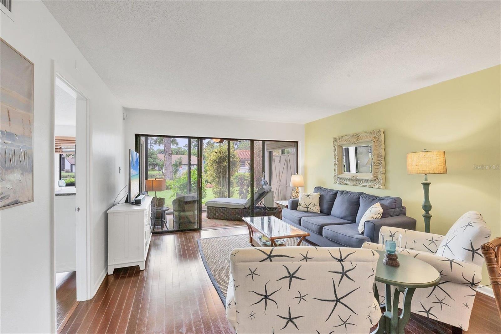 Listing Image #9