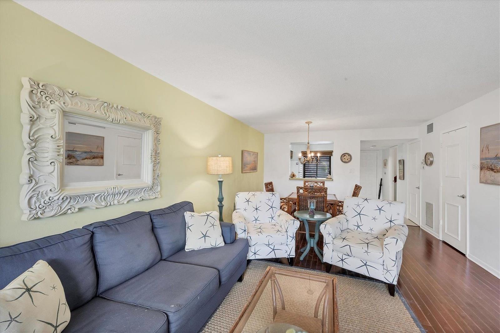 Listing Image #11