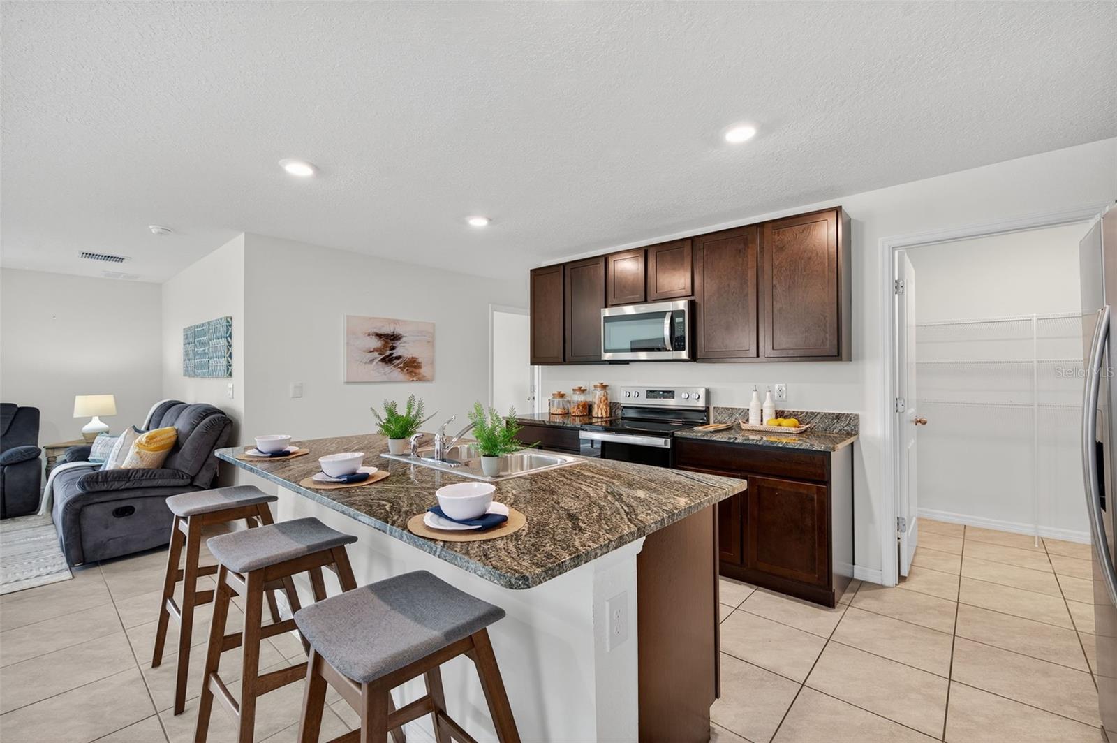 Listing Image #11