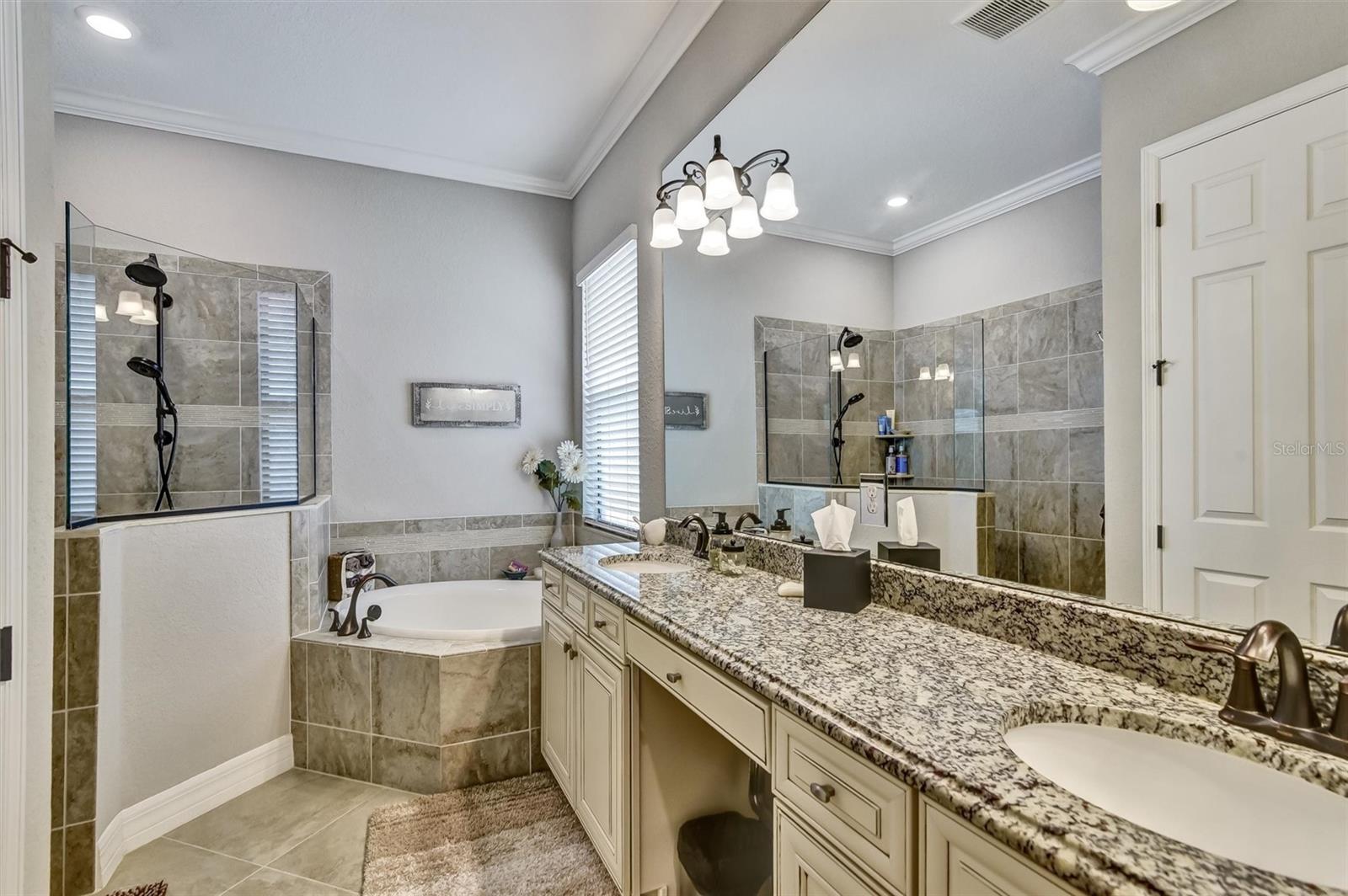 Listing Image #32