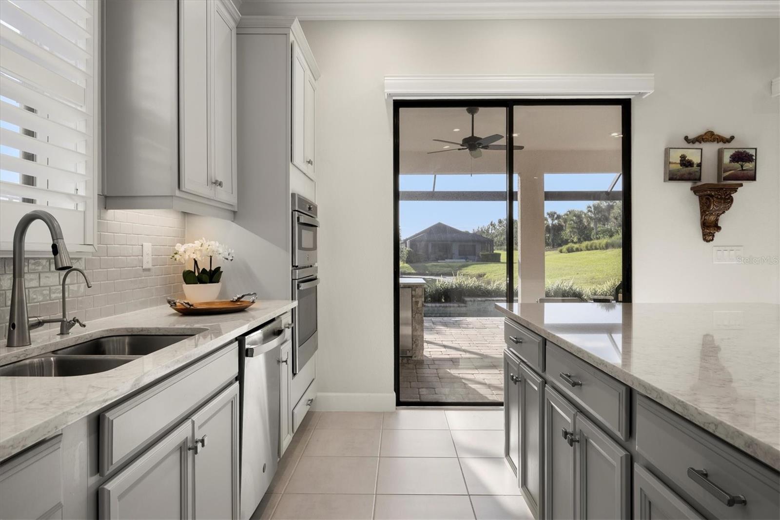 Listing Image #12