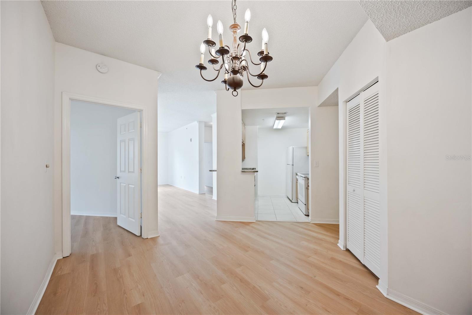 Listing Image #3