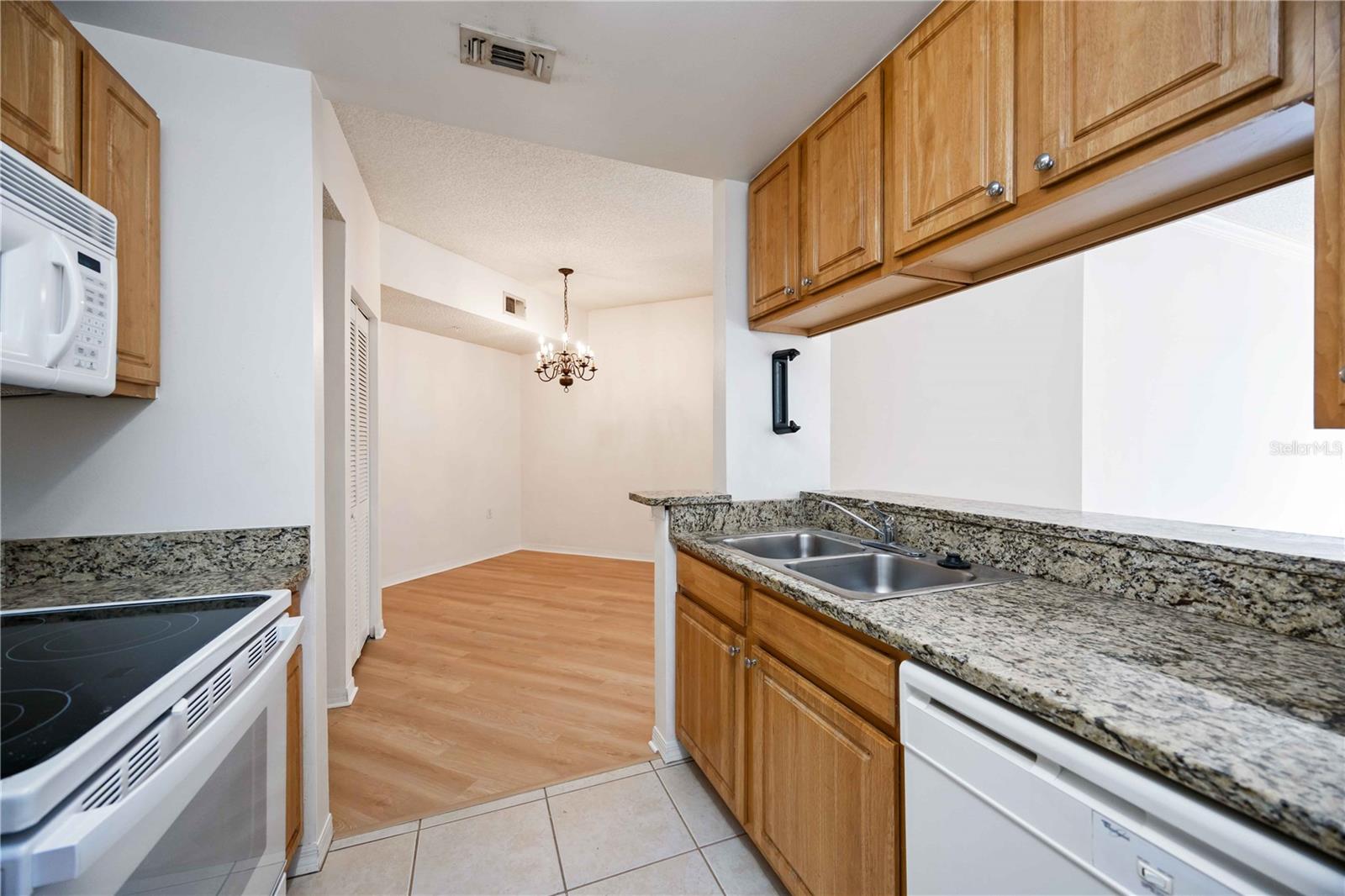 Listing Image #6
