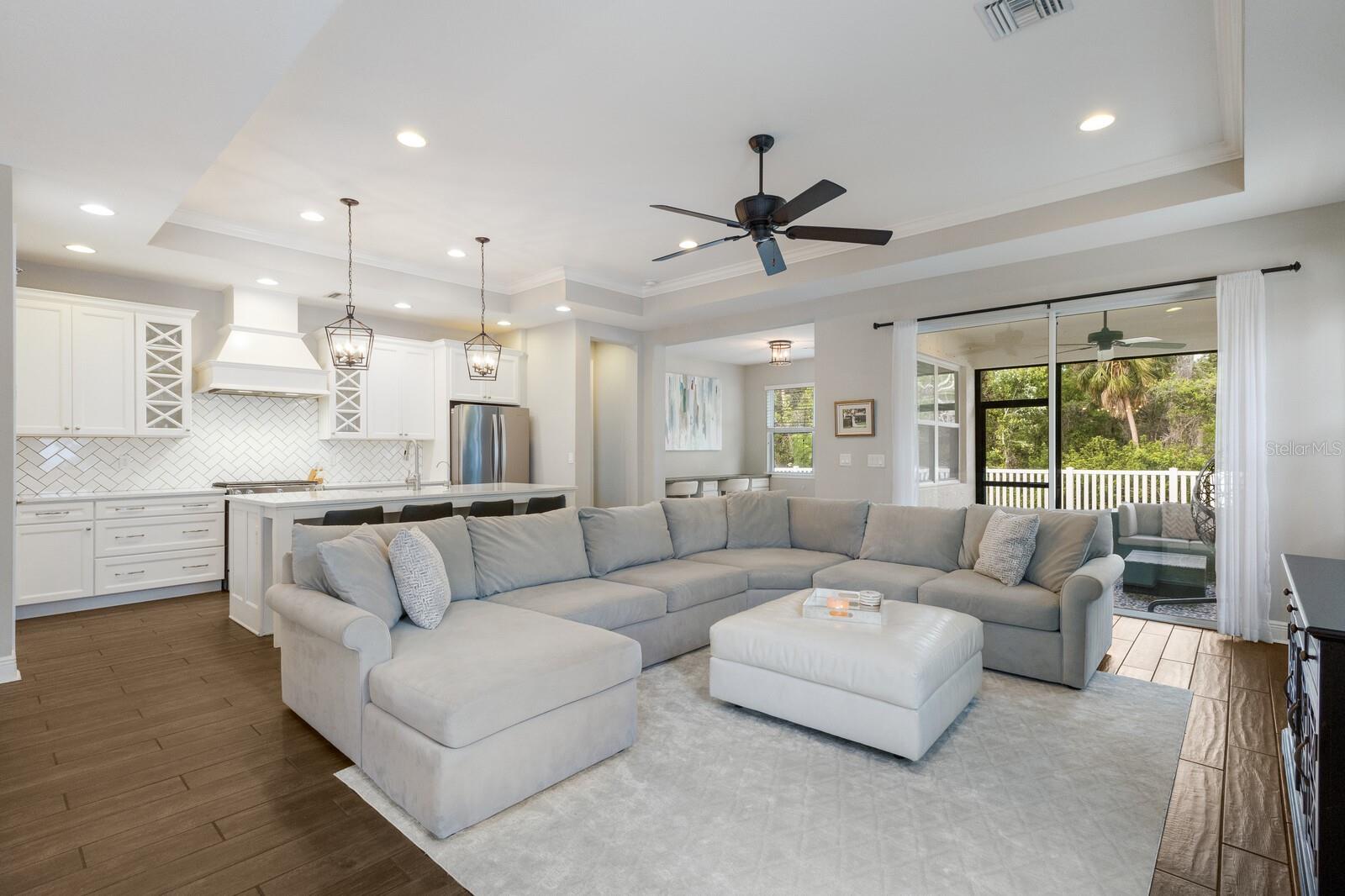 Listing Image #12