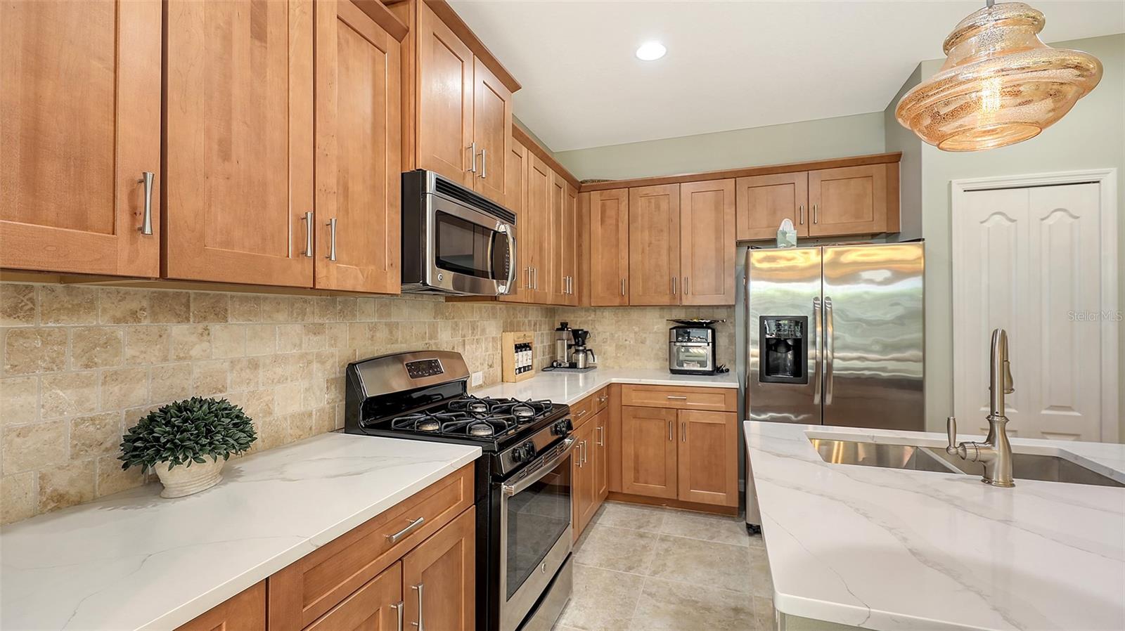 Listing Image #9