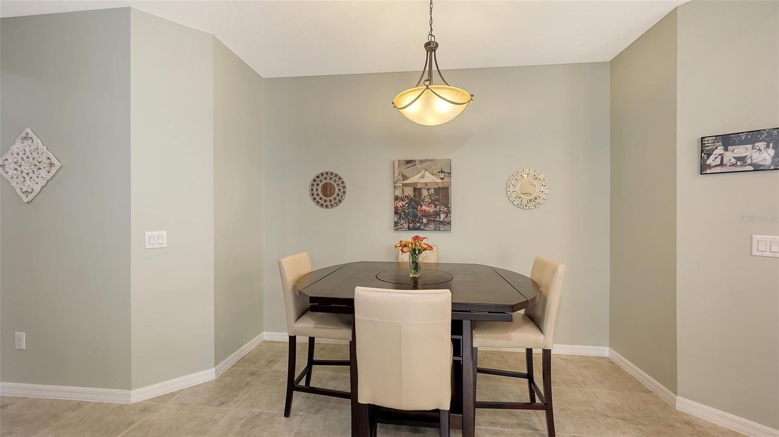 Listing Image #18