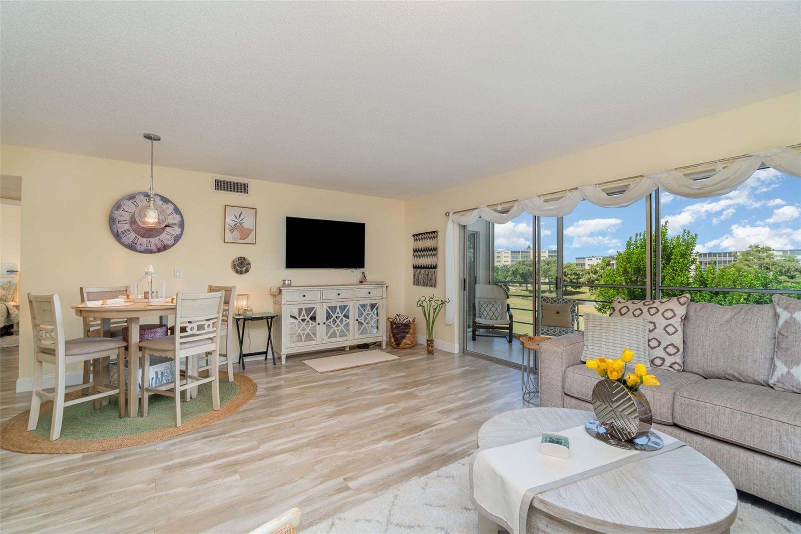 Listing Image #7