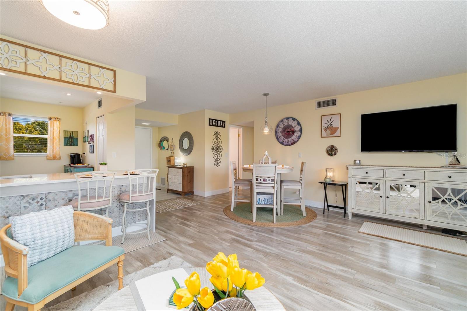 Listing Image #8