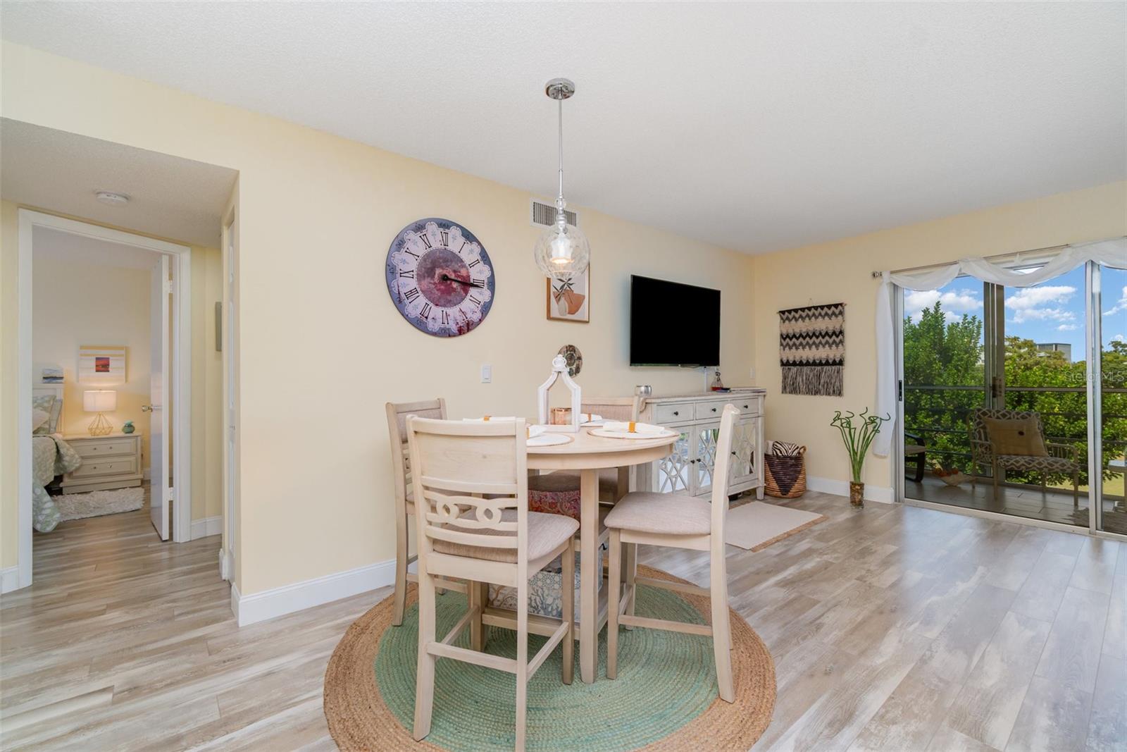 Listing Image #9