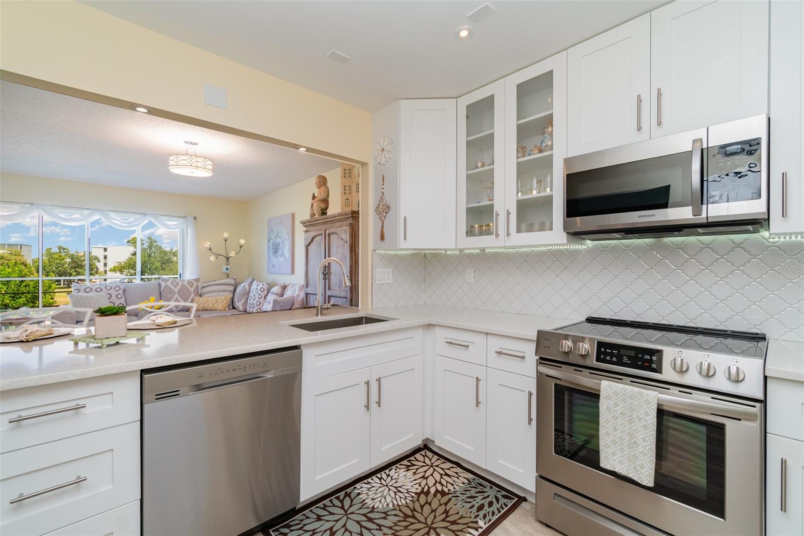 Listing Image #11