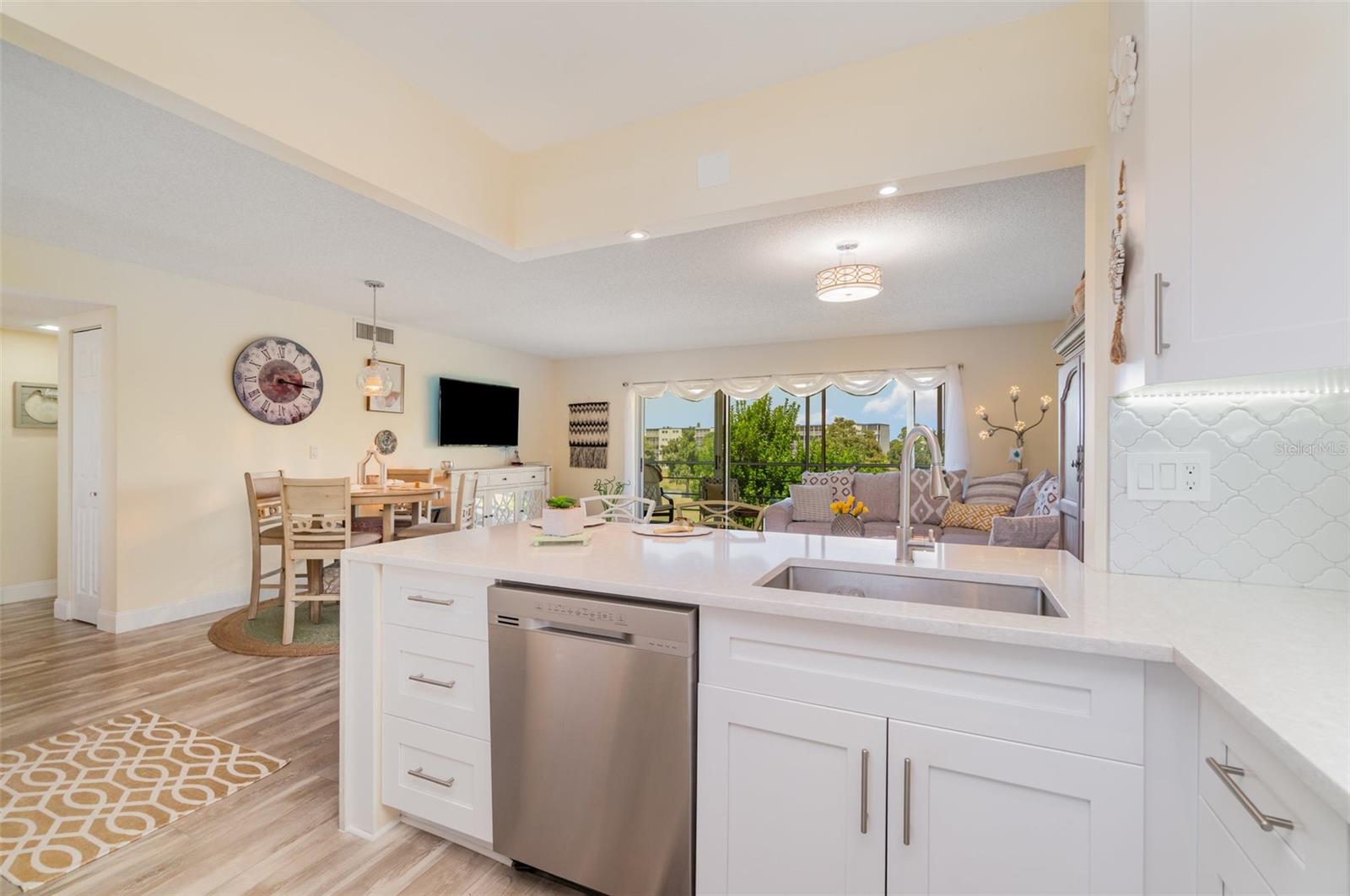 Listing Image #13