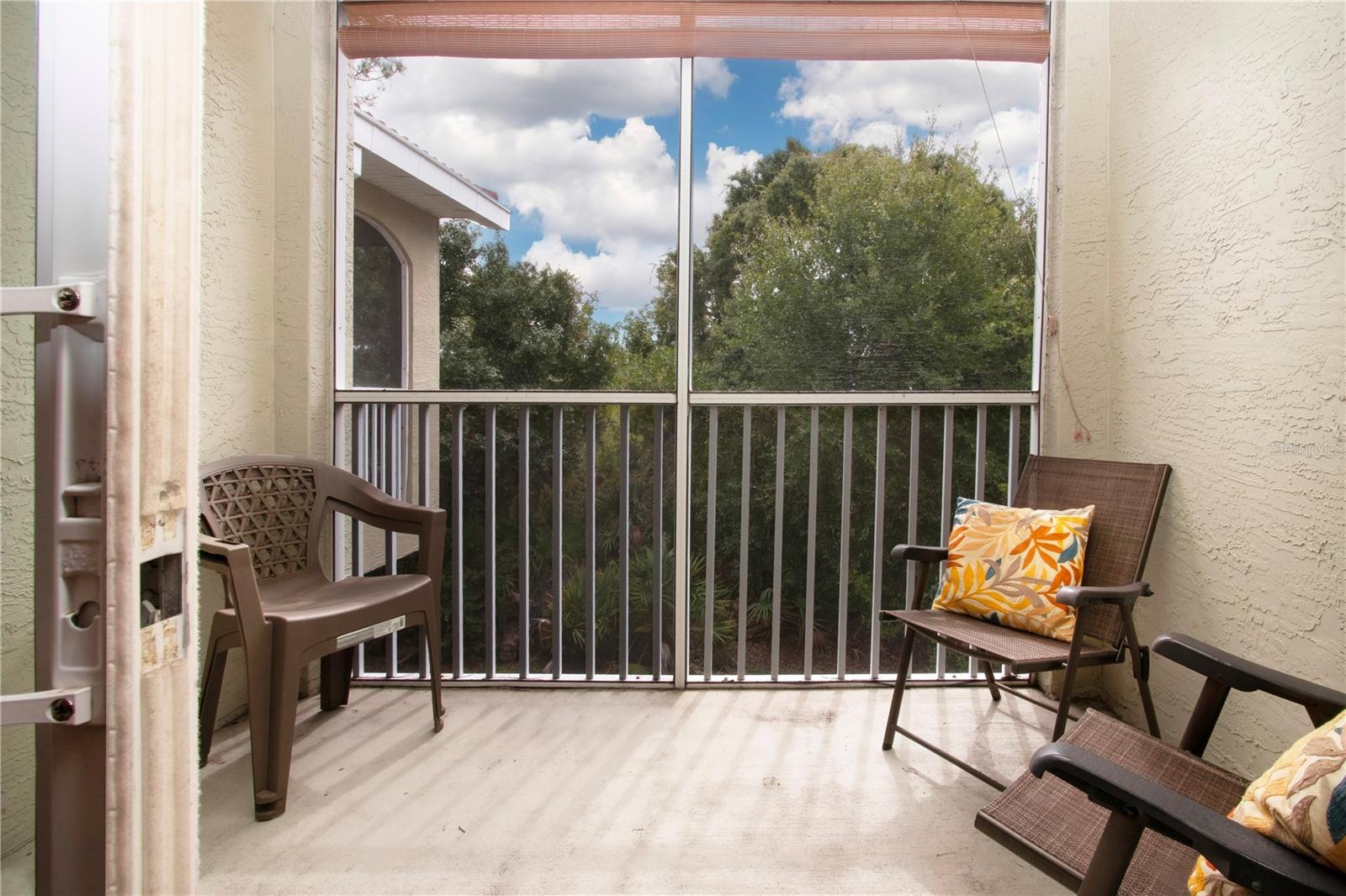 Listing Image #10