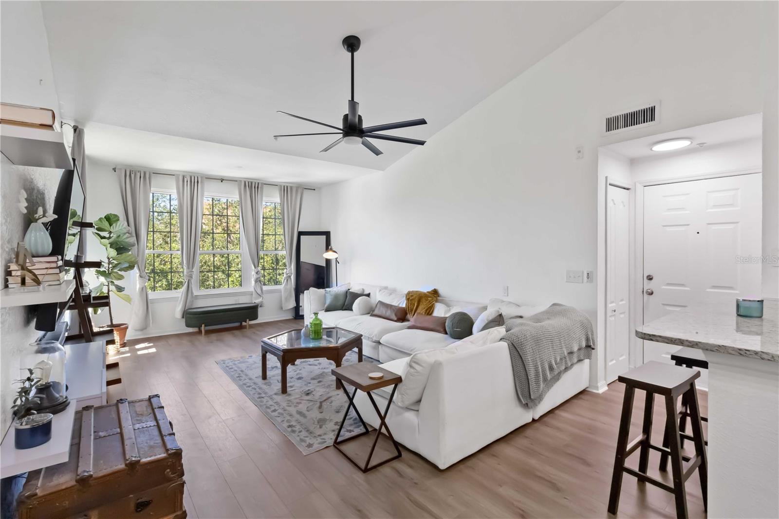 Listing Image #7