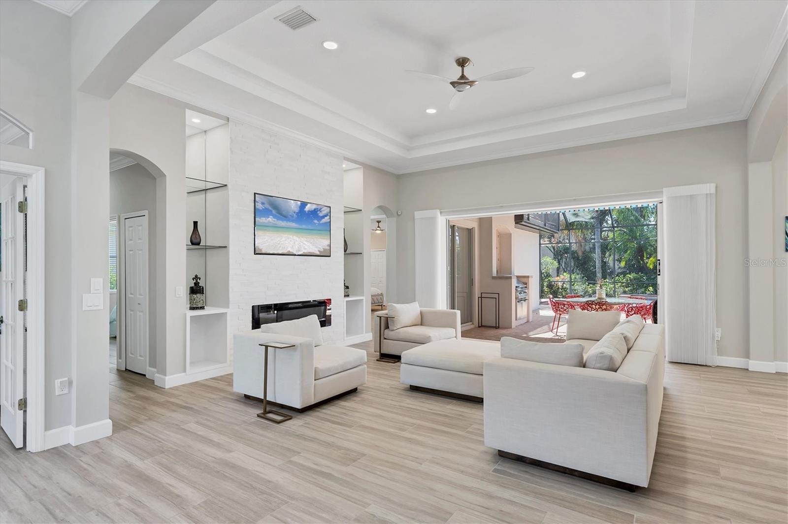 Listing Image #11