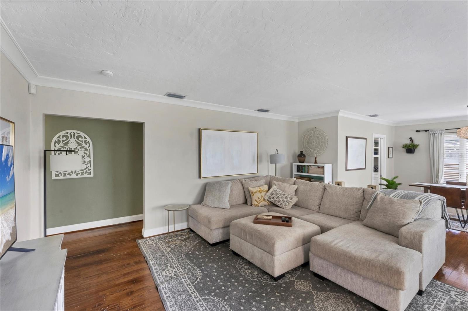 Listing Image #13