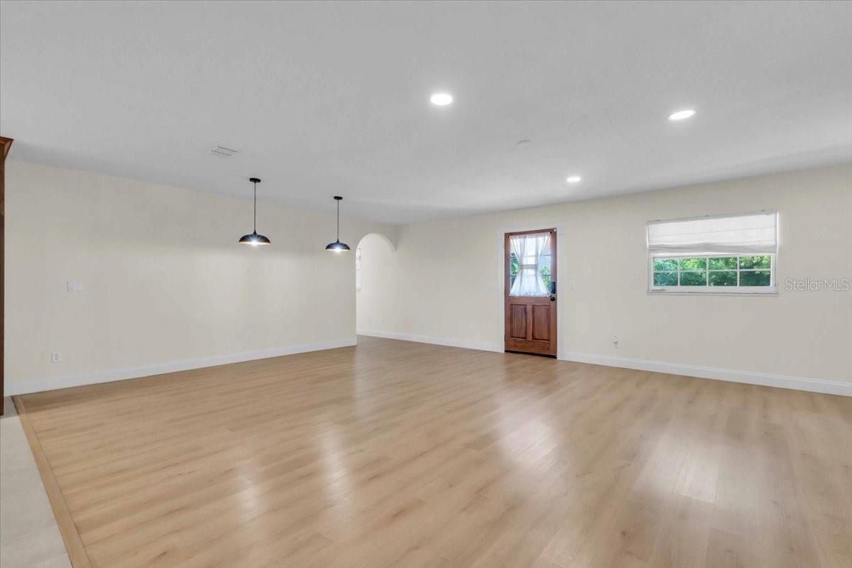 Listing Image #13