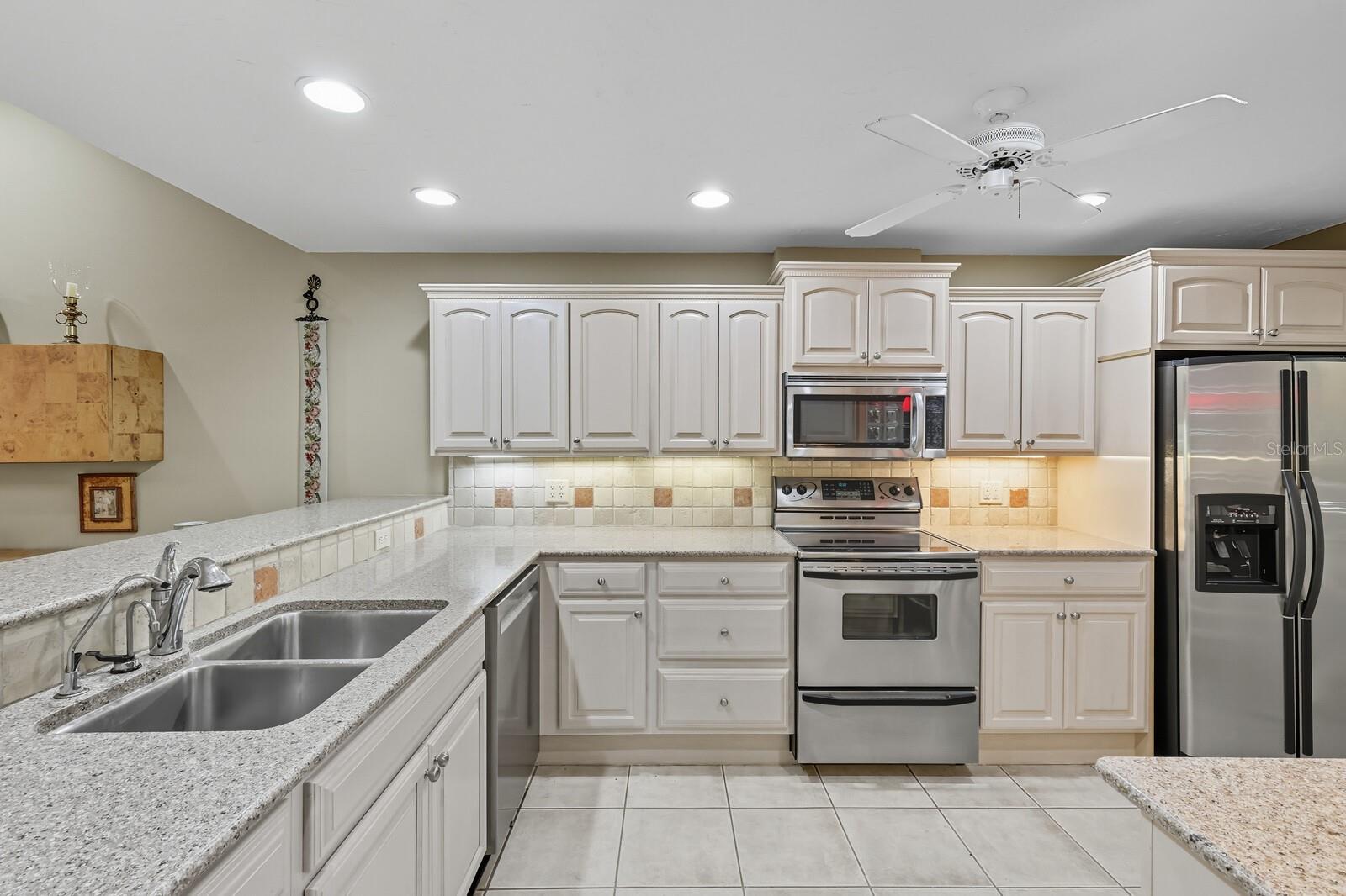 Listing Image #11