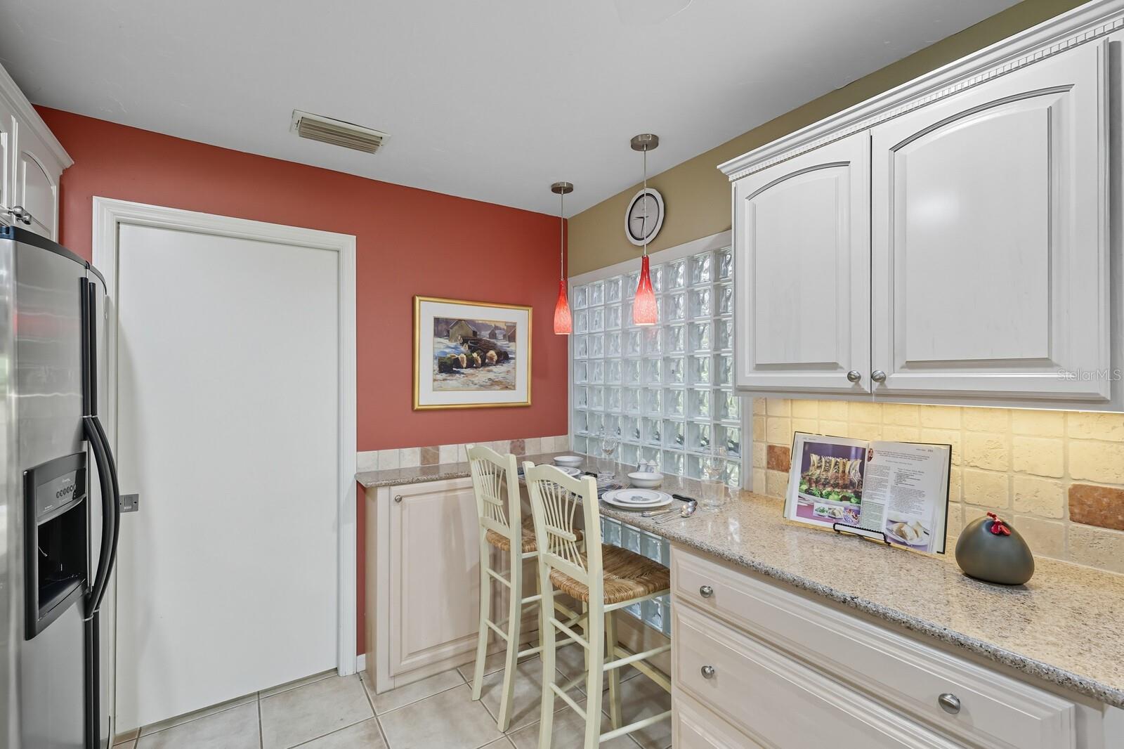 Listing Image #12