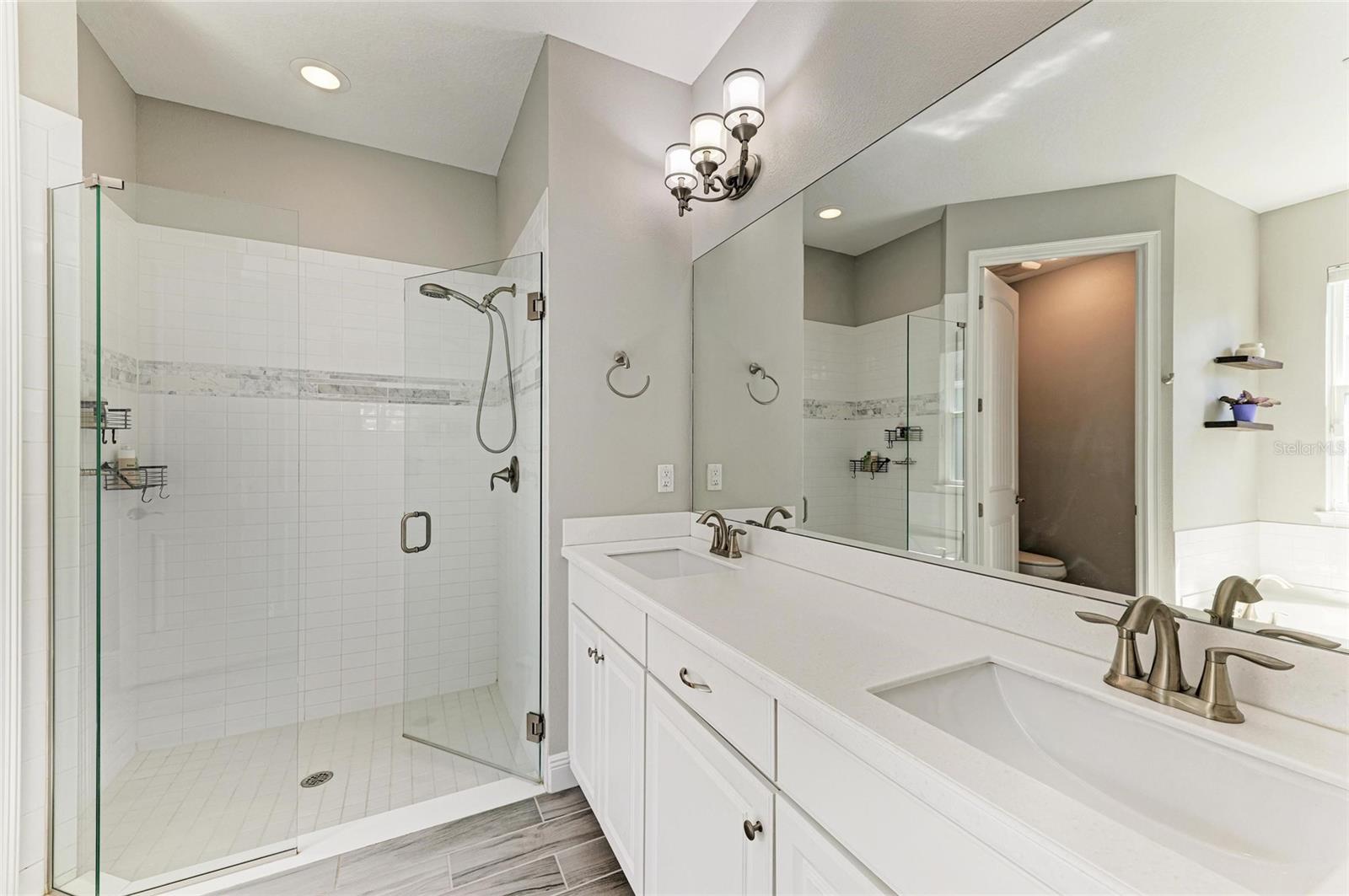 Listing Image #5