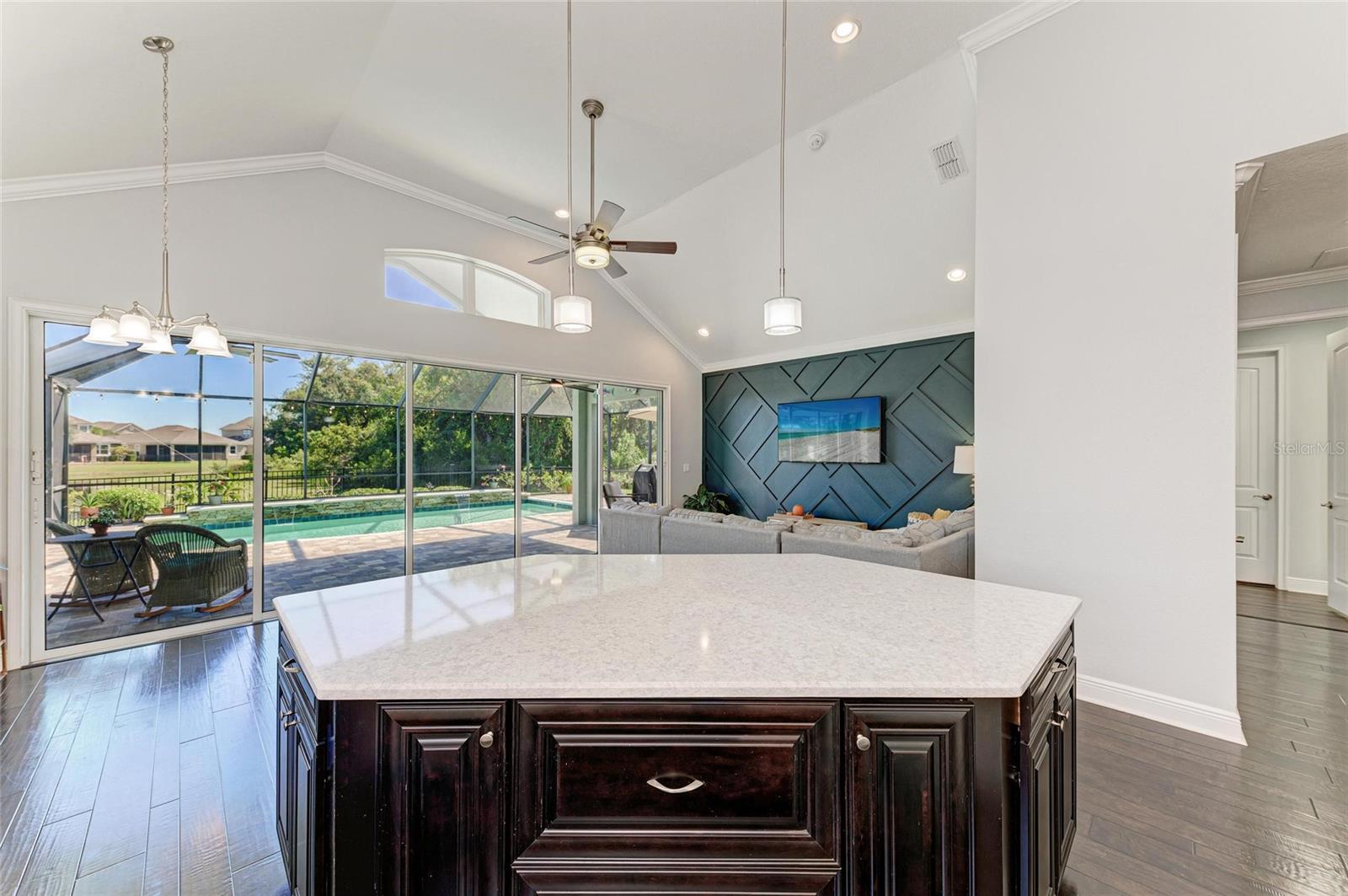 Listing Image #13