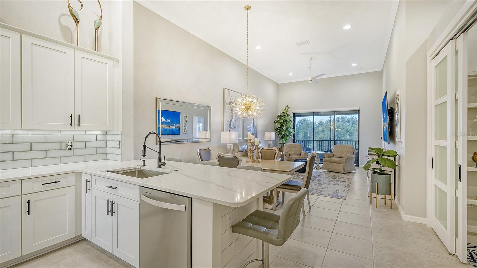 Listing Image #12