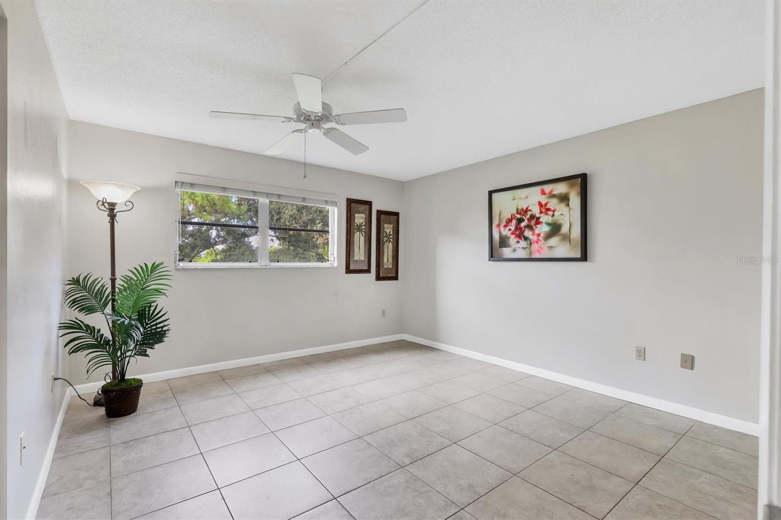 Listing Image #19