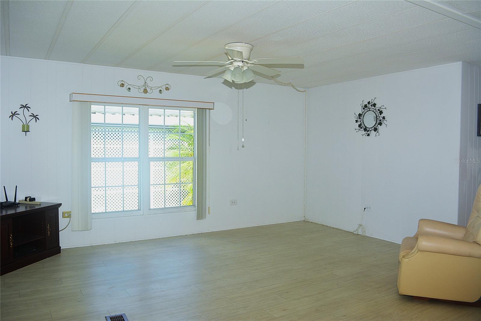 Listing Image #9