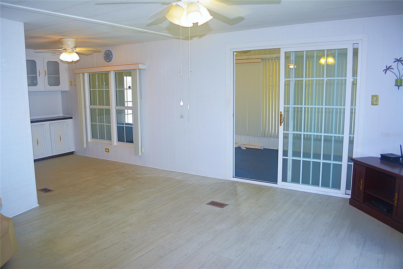 Listing Image #11